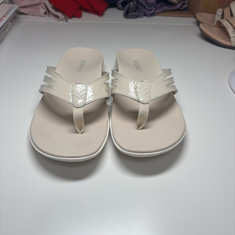 Vionic Women's Alta Cream Thong Sandals - Comfort Footbed 6.5 M Like New - Picture 3 of 9
